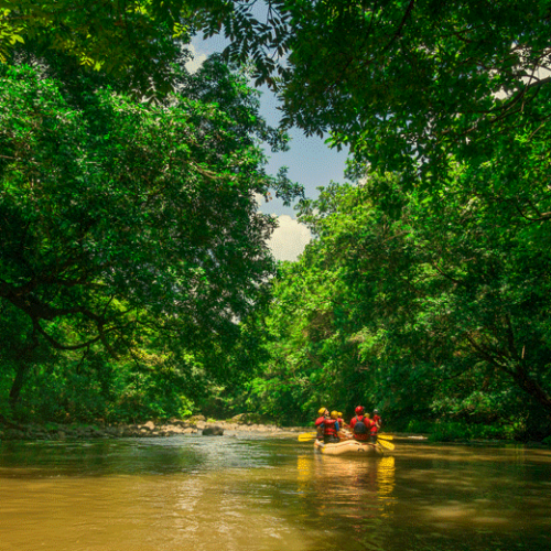Rafting sur une rivière au Costa Rica